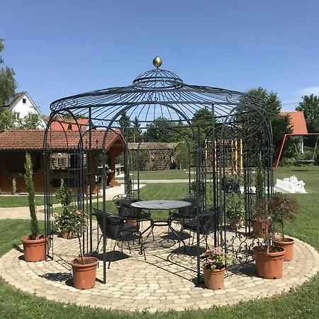 Trostelhof 4 * Salem (Baden-Wurttemberg)